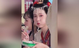 干饭汉服小姐姐,汉服小姐姐演绎干饭之美